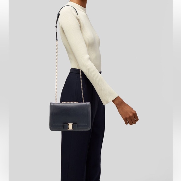 Salvatore Ferragamo Vara Bow bag - Picture 11 of 13